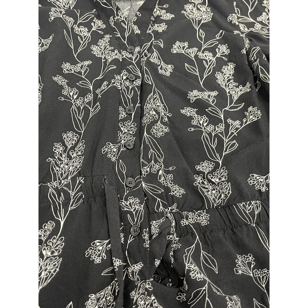 Old Navy Romper Womens Small Black Floral Shorts Casual Jumpsuit Button Up N89 - Picture 2 of 9
